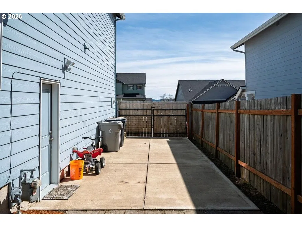 519 NW Hillcrest Dr, Dallas, OR 97338 — photograph 47