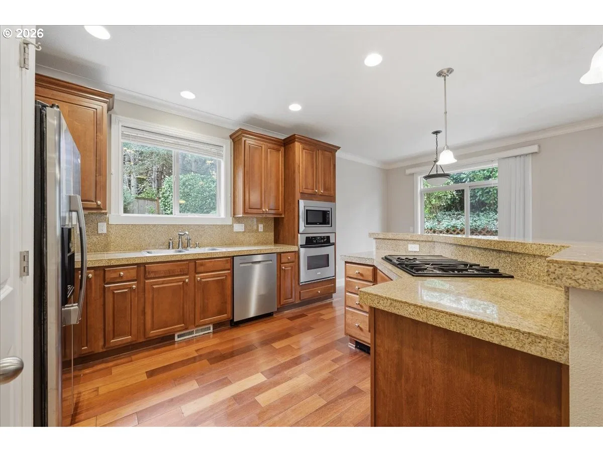 12647 SW 21st Ct, Lake Oswego, OR 97035 — photograph 17