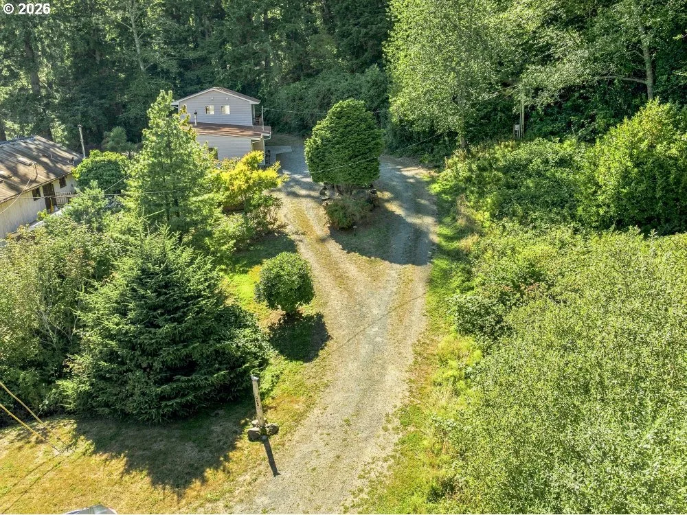 305 9th St, Garibaldi, OR 97118 — photograph 12