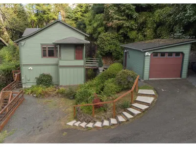 Home at 470 3rd St, Astoria, OR 97103