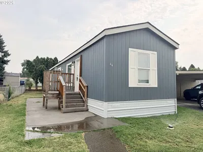 Home at 1030 SW 11th St 44, Hermiston, OR 97838 (Pending)