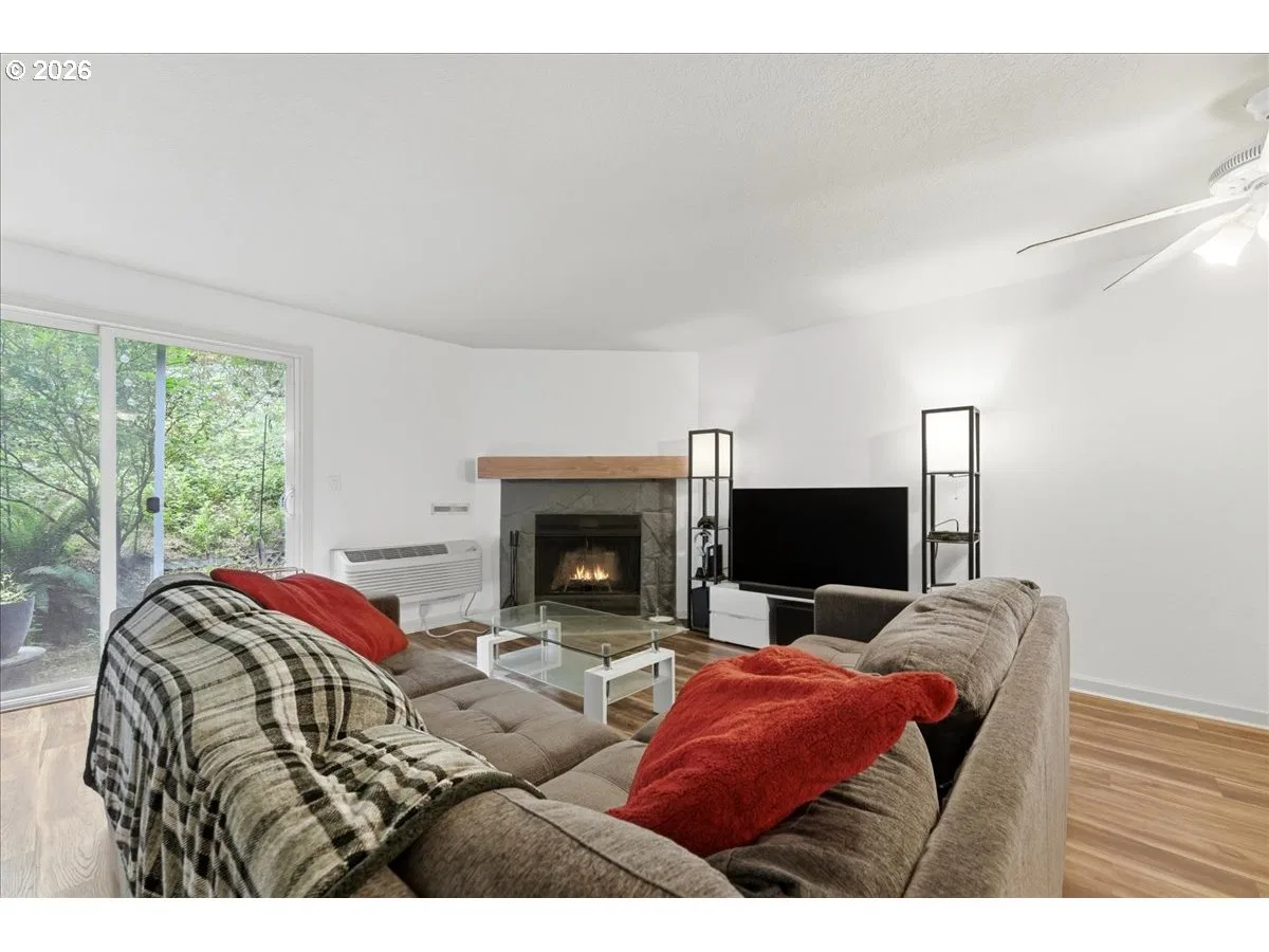 5503 SW Multnomah Blvd, Portland, OR 97219 — photograph 12