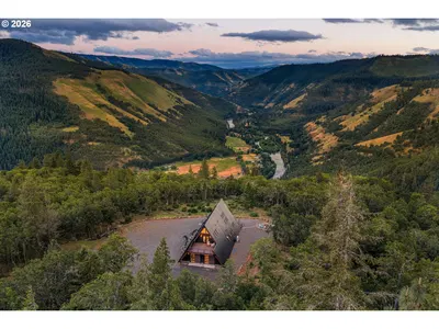 Home at 20 Incline Dr, Lyle, Wa 98635