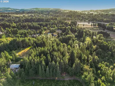 Home at 21575 SW 70th Ave, Tualatin, OR 97062
