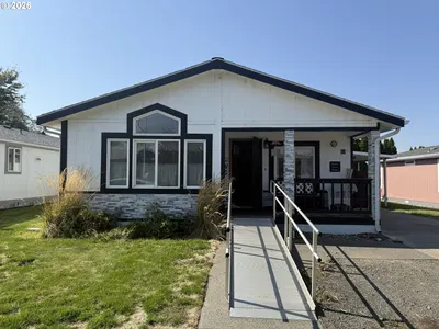 Home at 910 Cowl St 52, Milton-Freewater, OR 97862