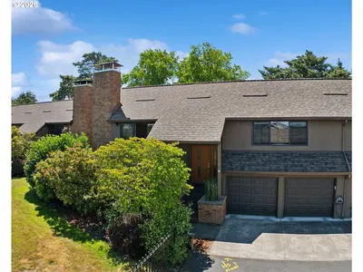 Home at 14622 NE Rose Pkwy, Portland, OR 97230