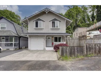 Home at 616 N 4th Ave, Kelso, Wa 98626