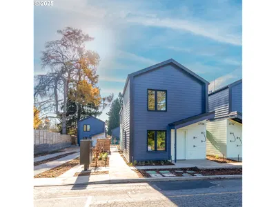 Condominium at 3738 SE Harvey St 1, Milwaukie, OR 97222
