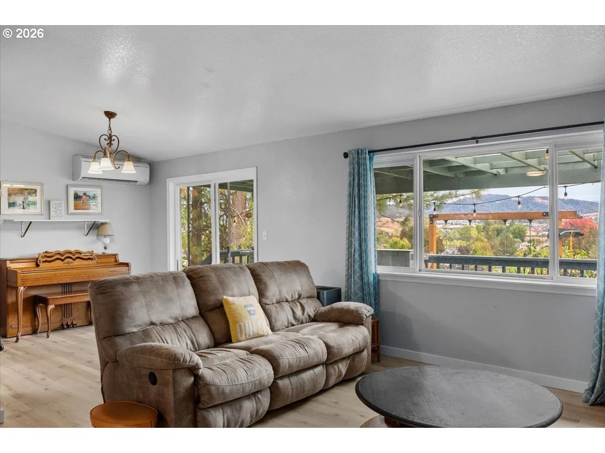 125 Aloha Ct, Roseburg, OR 97471 — photograph 15