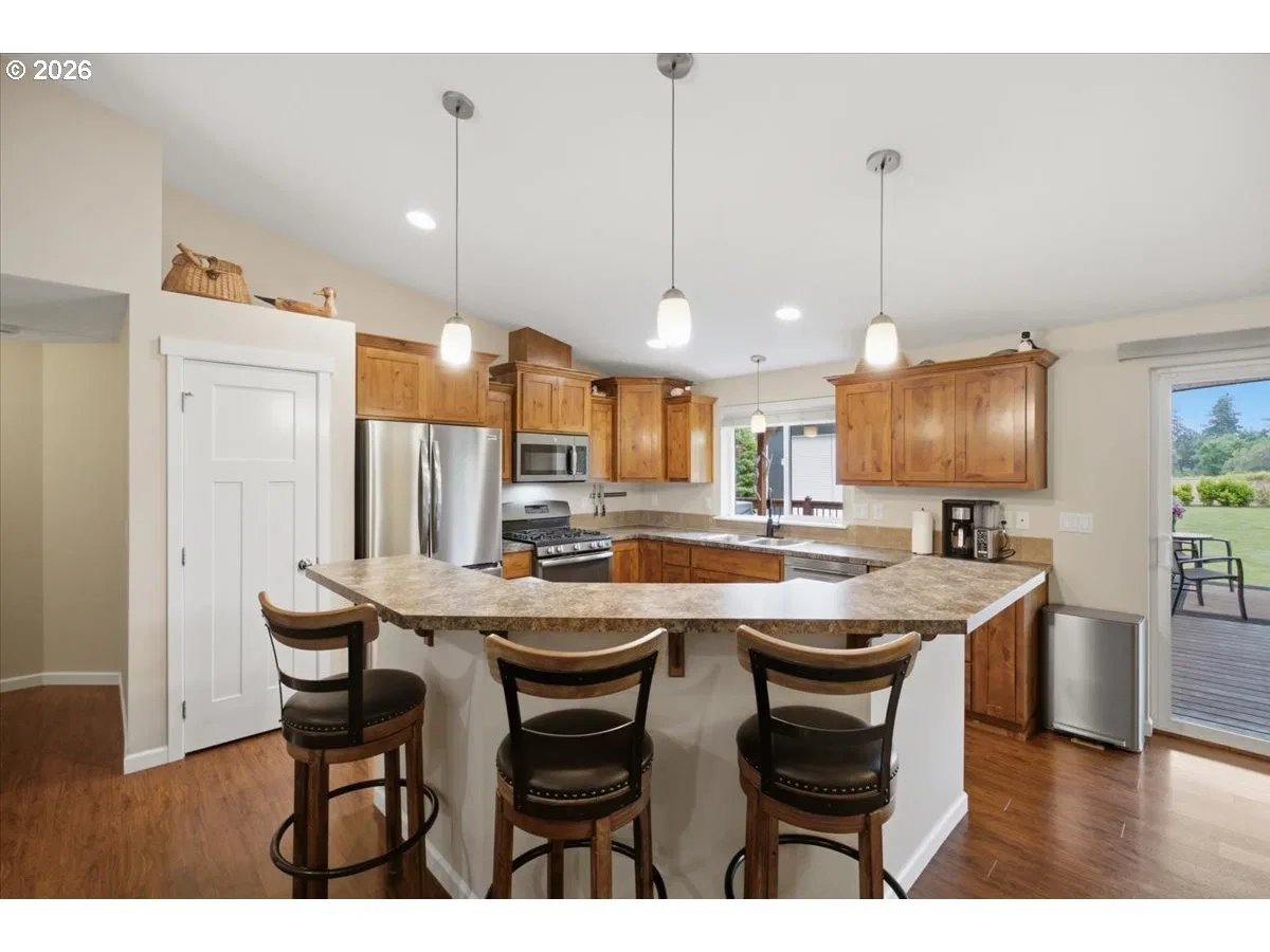 38712 River Dr, Lebanon, OR 97355 — photograph 10