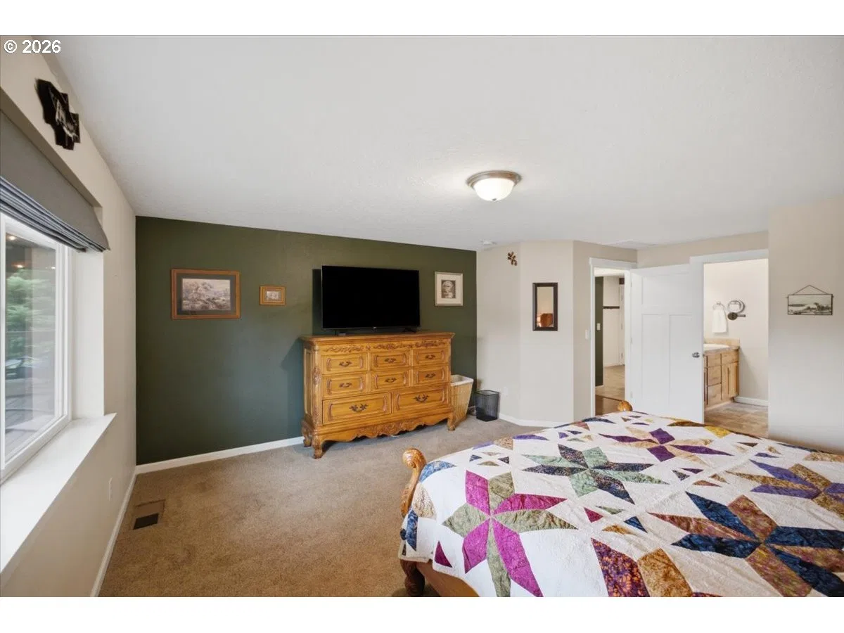 38712 River Dr, Lebanon, OR 97355 — photograph 14