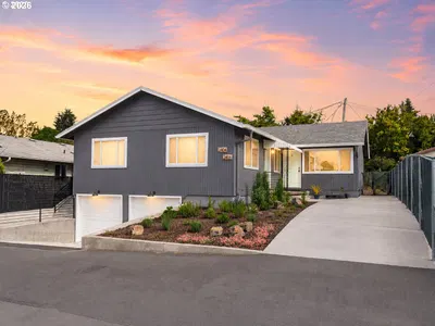 Home at 2404 E 13th St, Vancouver, Wa 98661