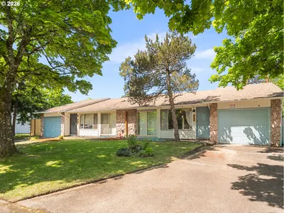 Home at 933 SE Rene Ave, Gresham, OR 97080