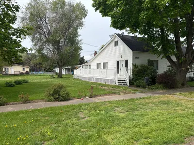Home at 2912 N 1st St, La Grande, OR 97850