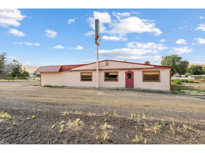 Home at 350 Highway 74, Ione, OR 97843