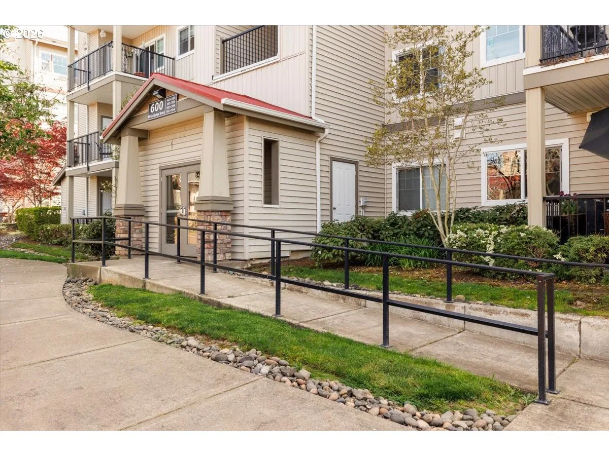 600 NW Lost Springs Ter 301, Portland, OR 97229 — photograph 36