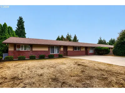Home at 10905 NE 6th St, Vancouver, Wa 98664