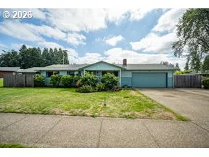 6111 Thurston Rd, Springfield, OR 97478 — photograph 1