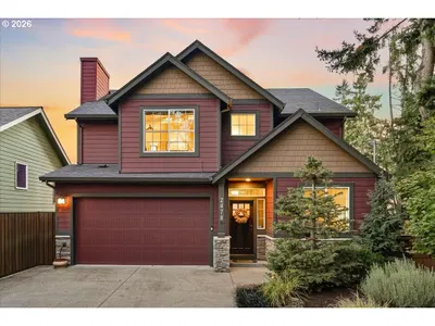 Home at 2478 Sunset Ave, West Linn, OR 97068