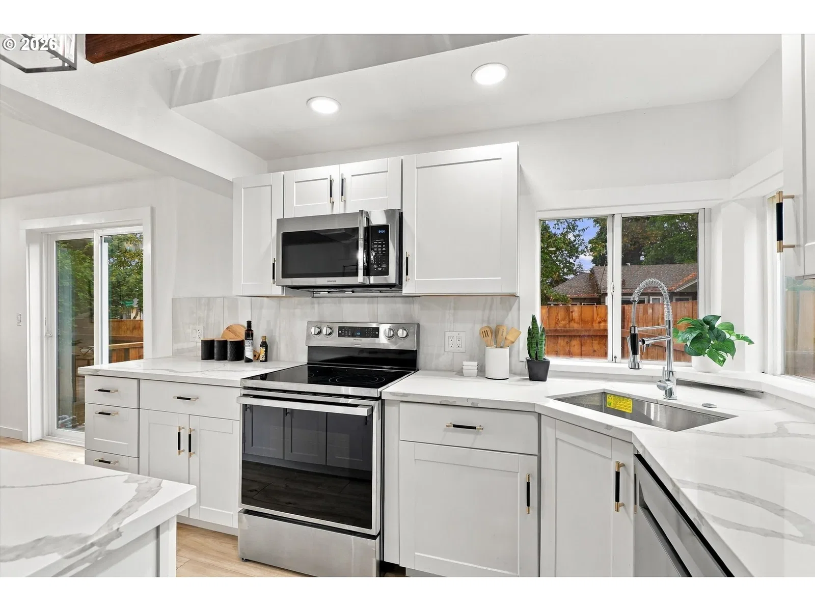 5390 NE Skidmore St, Portland, OR 97218 — photograph 11