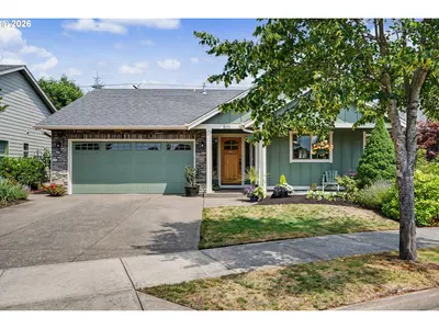 Home at 801 Pintail St, Silverton, OR 97381