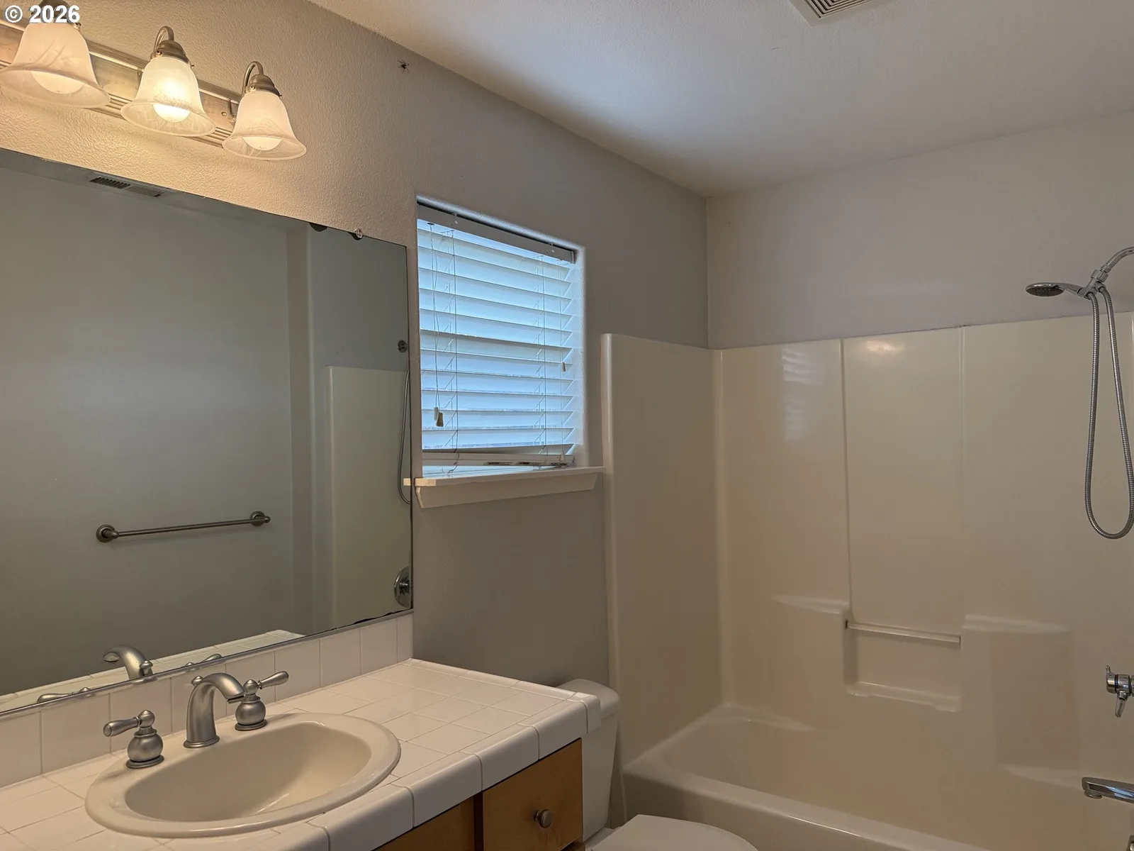 184 SW 105th Ter, Portland, OR 97225 — photograph 32