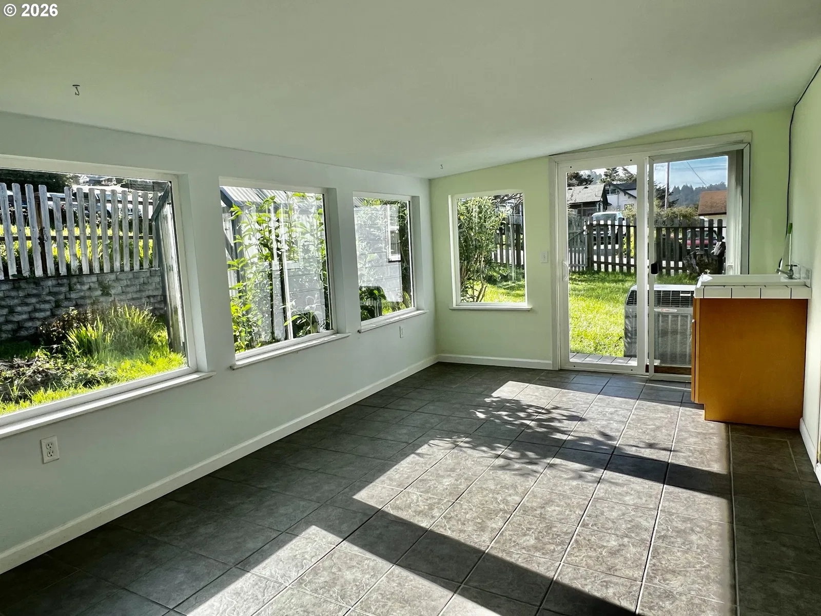 94251 2nd St, Gold Beach, OR 97444 — photograph 12