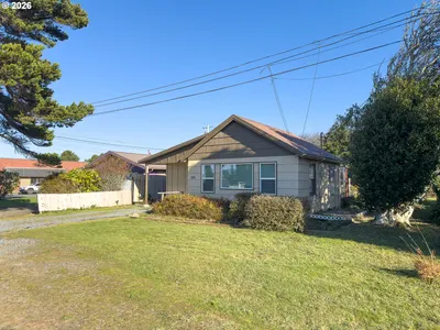 Home at 1233 Alabama Ave SE, Bandon, OR 97411 (Pending)