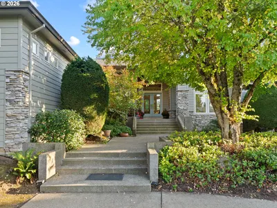 Home at 16206 S Levi Ct, Beavercreek, OR 97004 (Pending)