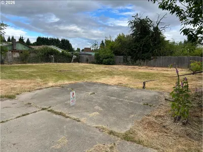 Land at 2045 Hollywood Dr NE, Salem, OR 97305