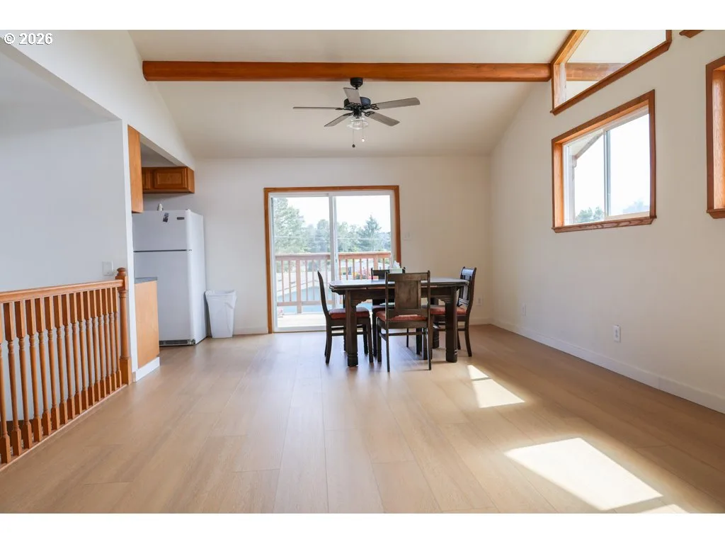 610 Tiara St, Lakeside, OR 97449 — photograph 8