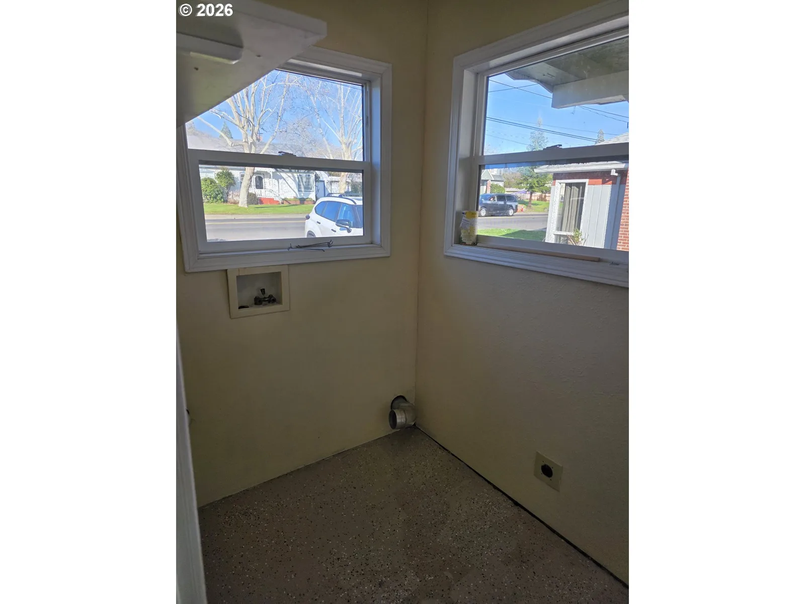 1589 NW Calkins Ave, Roseburg, OR 97471 — photograph 11
