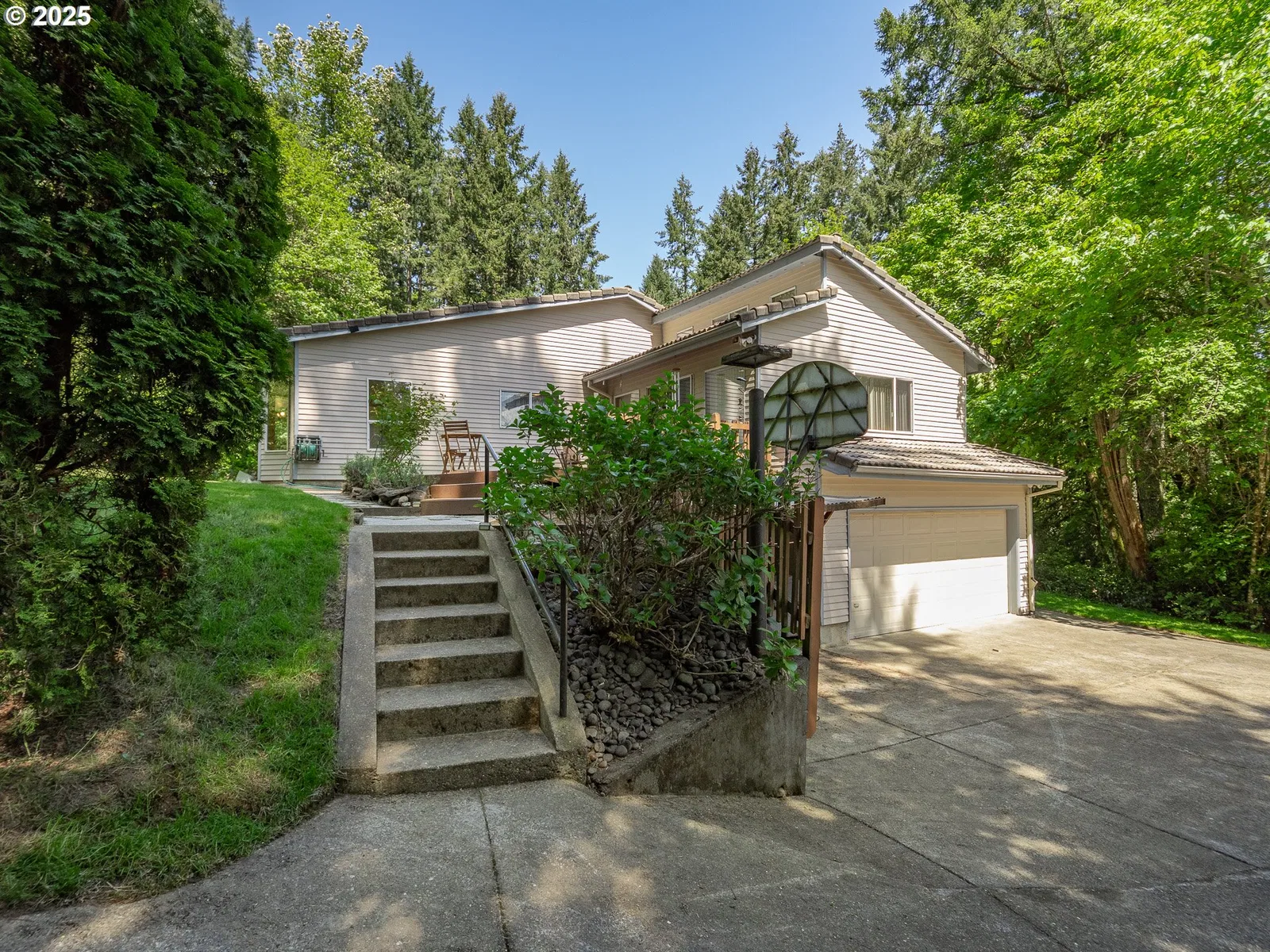 27701 SW Strawberry Hill Dr, Hillsboro, OR 97123 — photograph 12