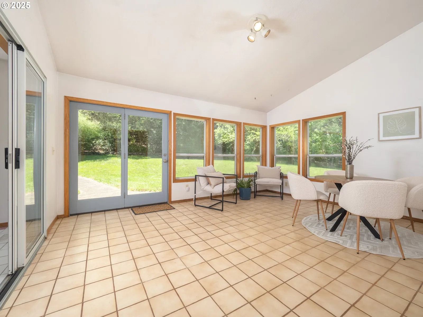 27701 SW Strawberry Hill Dr, Hillsboro, OR 97123 — photograph 20