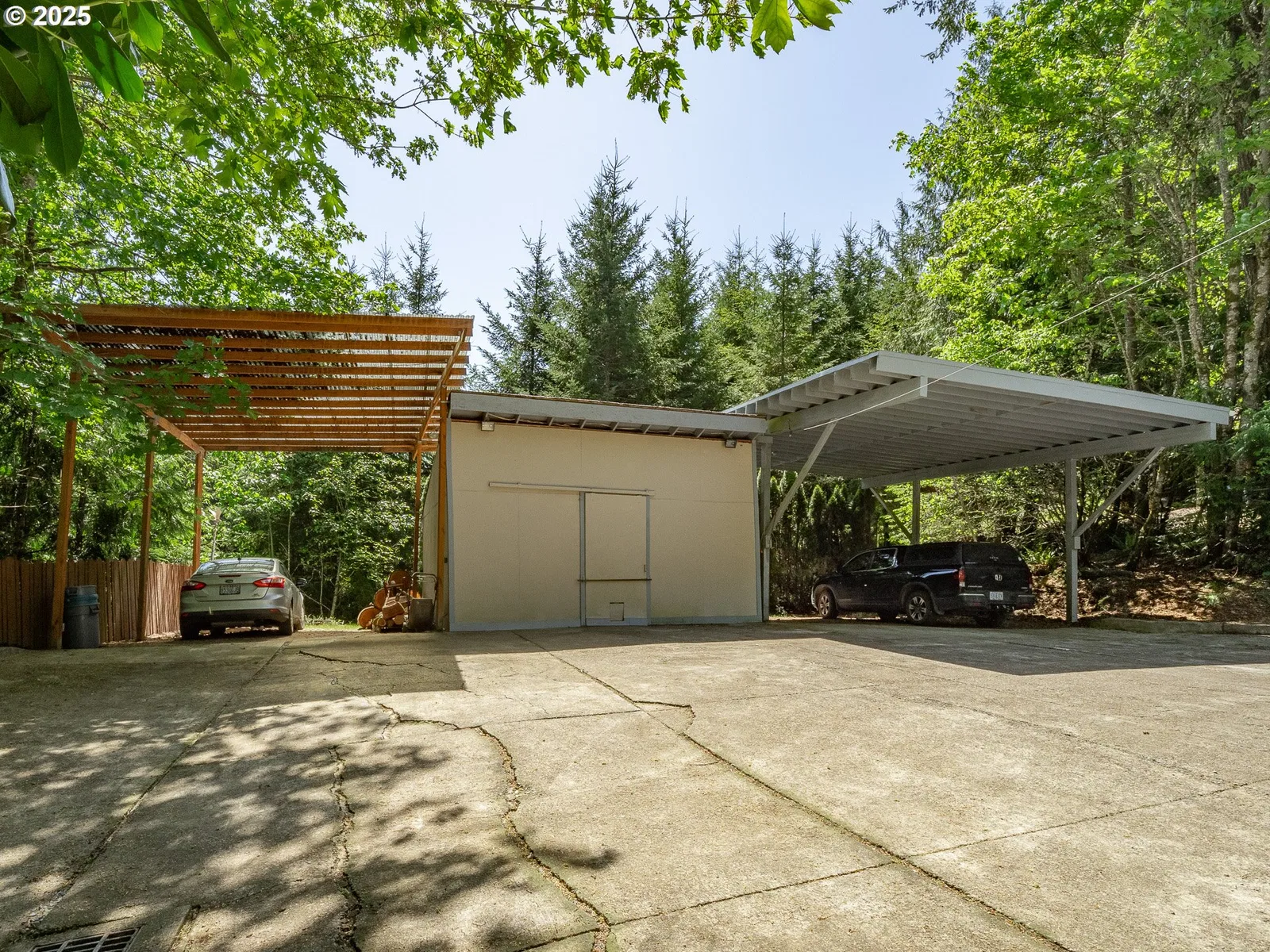 27701 SW Strawberry Hill Dr, Hillsboro, OR 97123 — photograph 45