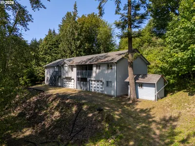 Home at 2340 Kelso Dr, Kelso, Wa 98626