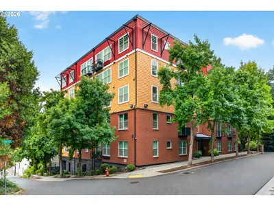 Condominium at 8712 N Decatur St 303, Portland, OR 97203