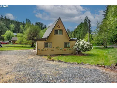 Home at 10252 Lakeview Dr, Birkenfeld, OR 97016