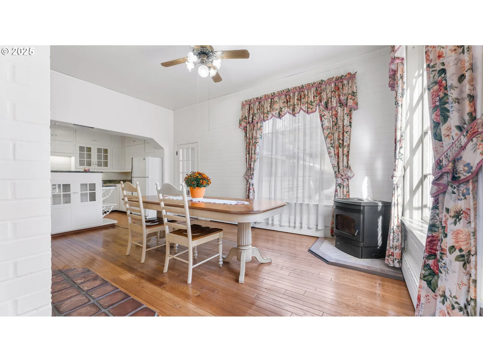 812 E 2nd St, Coquille, OR 97423 — photograph 9