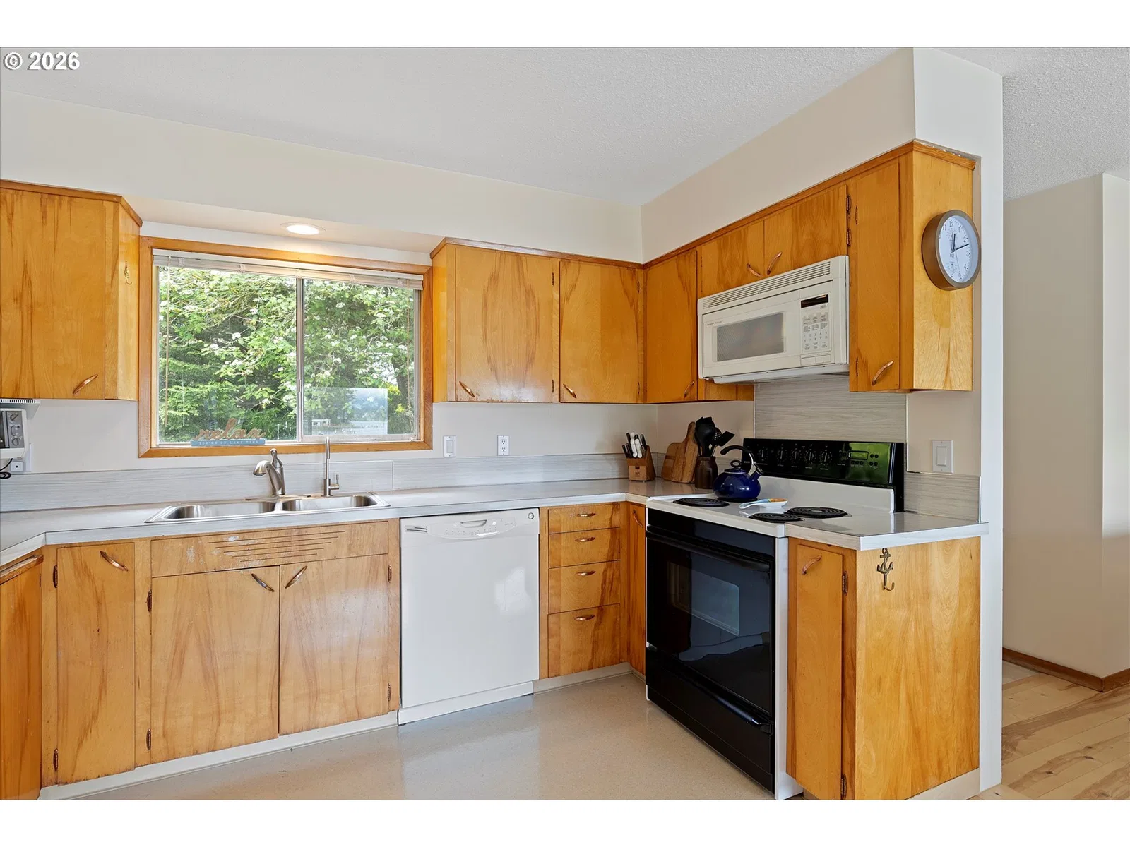 3621 NE 10th St, Otis, OR 97368 — photograph 10