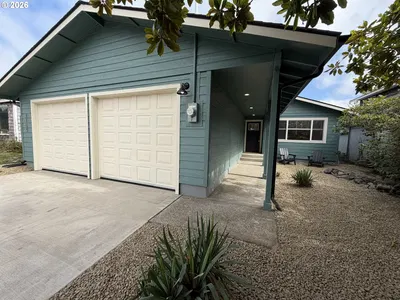 Home at 1165 NE Broadway St, Waldport, OR 97394