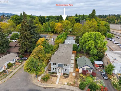 Home at 2505 SE Tacoma St, Portland, OR 97202