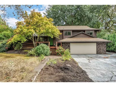 Home at 1910 SE Creighton Ave, Milwaukie, OR 97267 (Pending)