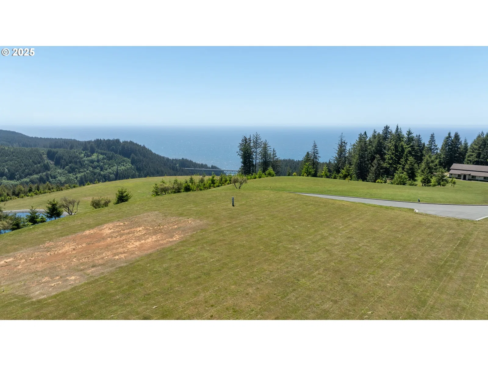 Bridgeview Dr, Brookings, OR 97415 — photograph 17