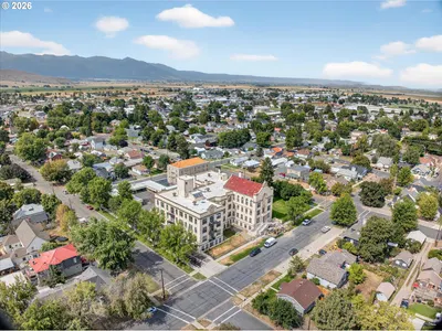 Condominium at 2365 4th St B-4, Baker City, OR 97814