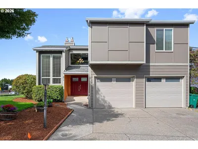Home at 11713 SE Flavel St, Portland, OR 97266 (Pending)