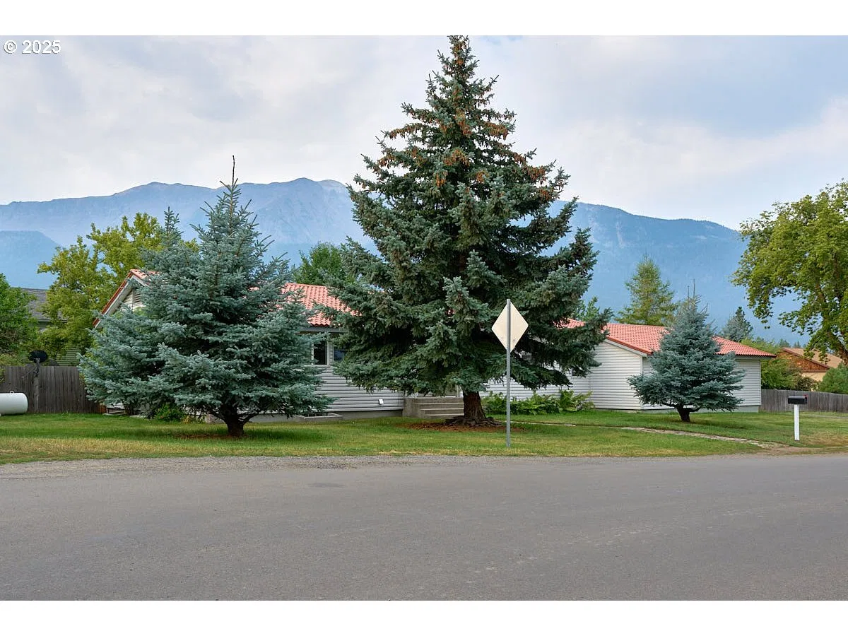 100 W 10th St, Joseph, OR 97846 — photograph 40