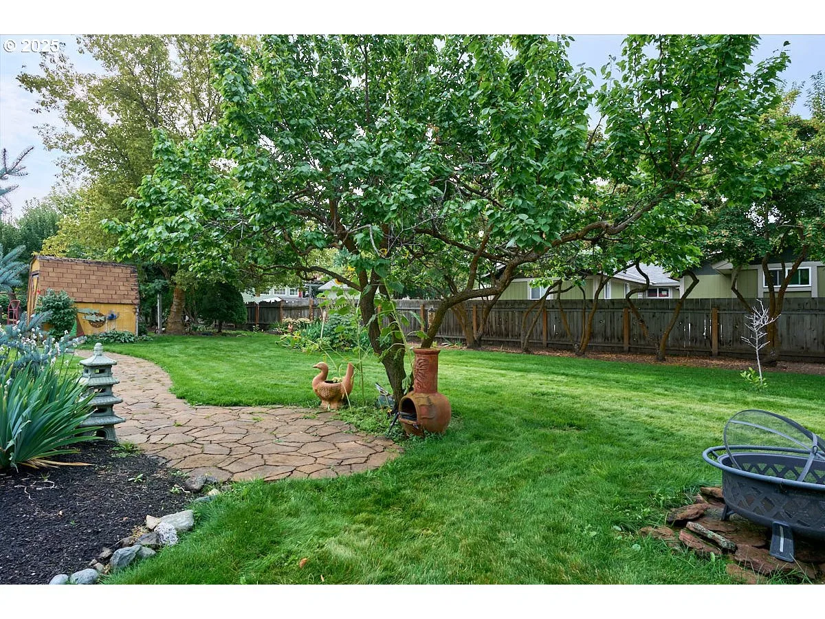 100 W 10th St, Joseph, OR 97846 — photograph 12