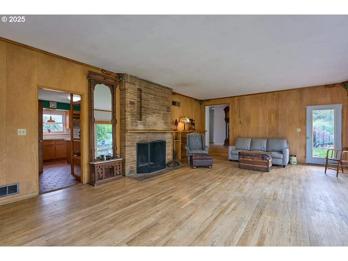 100 W 10th St, Joseph, OR 97846 — photograph 18