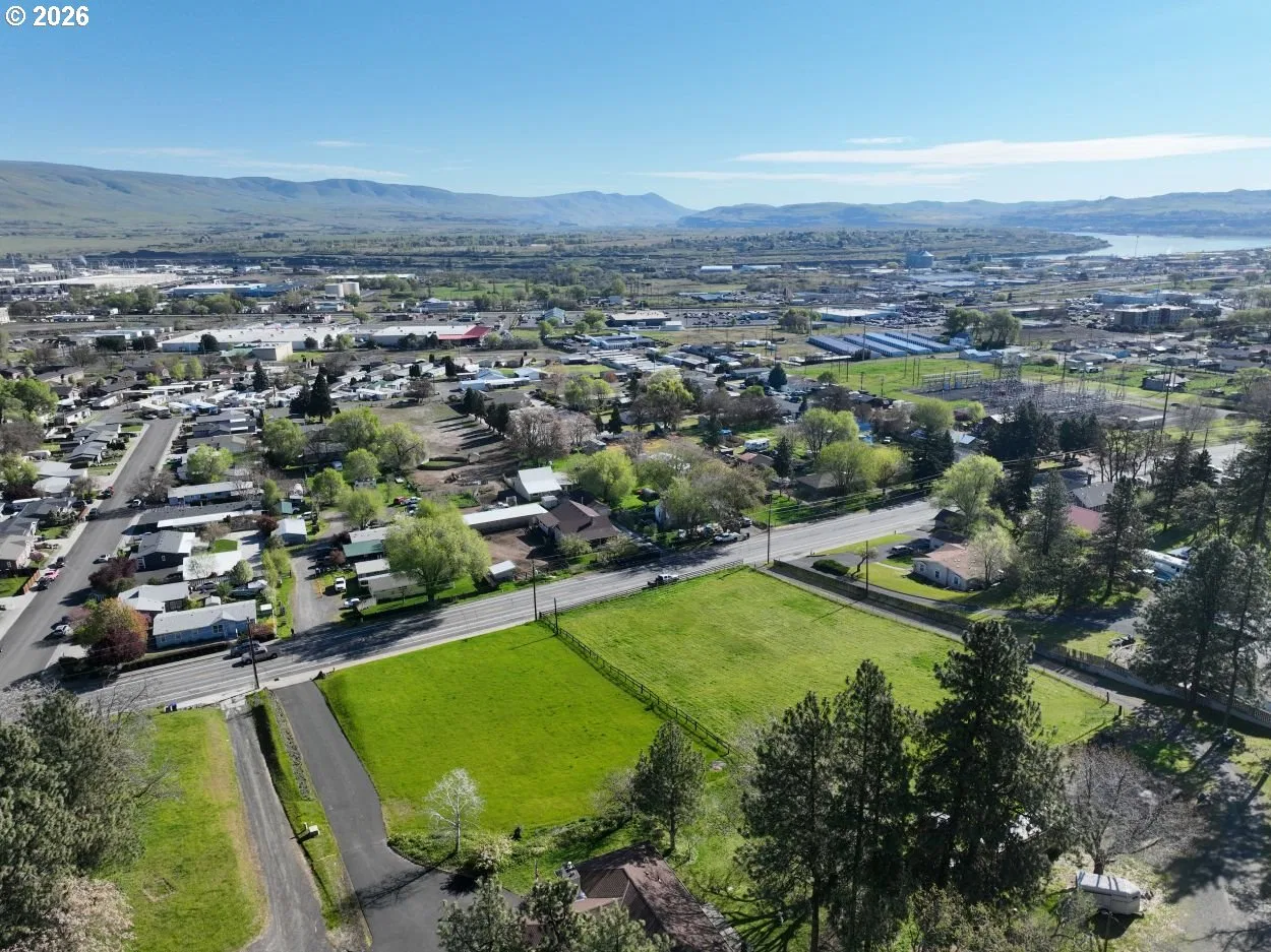 W 10th St, The Dalles, OR 97058 — photograph 10